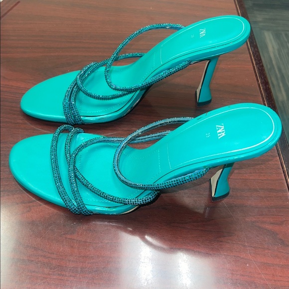 Zara Women's Turquoise Teal-ish green Strappy Sandals size 39 - Picture 2 of 4